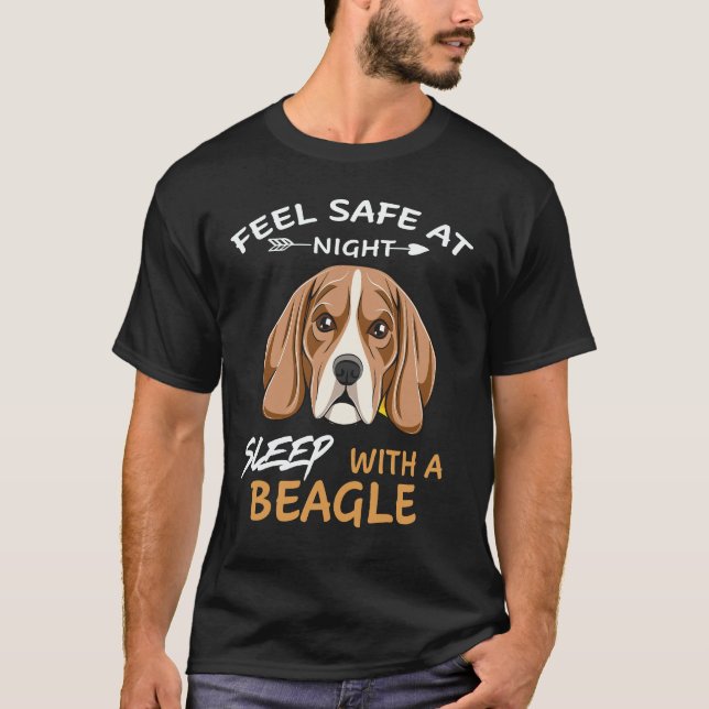 Camiseta 23 Sinta-se Seguro à Noite Durma Com Um Beagle (Frente)