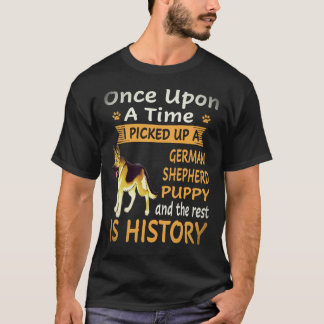 Camiseta 24 Era Uma Vez Eu Peguei Um Pastor Alemão