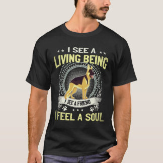 Camiseta 24 Vejo um Ser Vivo Vejo um Amigo Sinto uma Alma