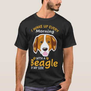 Camiseta 28 Eu acordo todas as manhãs com um Beagle ao meu