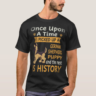 Camiseta 29 Era Uma Vez Eu Peguei Um Pastor Alemão