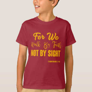 Camiseta 2 Corinthians 5:7 Bíblia Verse KJV Cote Boy