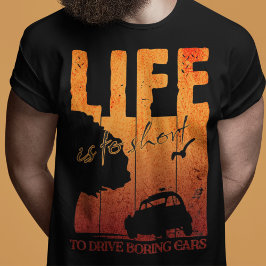 Camiseta 2CV Oldtimer Life é muito curta para dirigir carro