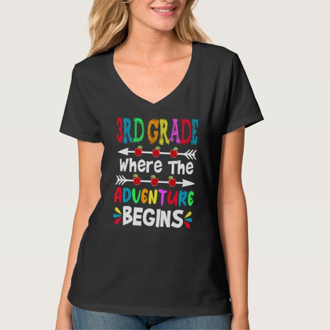 Camiseta 3º Grau Gráfico Em Que A Aventura Começa (Frente)