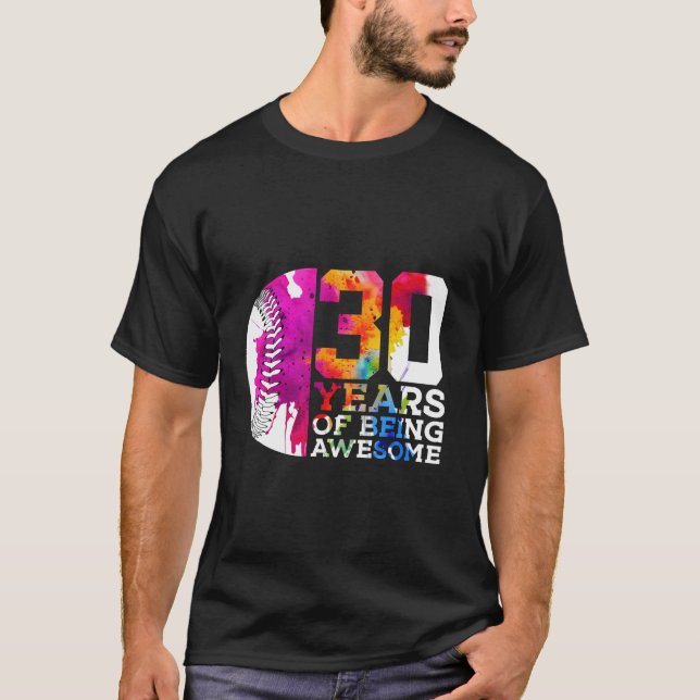 CAMISETA 30 ANOS DE ESTAR INCRÍVEL BASEBALL ANIVERSÁRIO DE  (Frente)