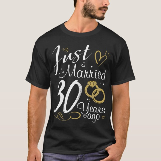 Camiseta 30 Casamento Aniversário.Recem casados 30 anos Atr (Frente)