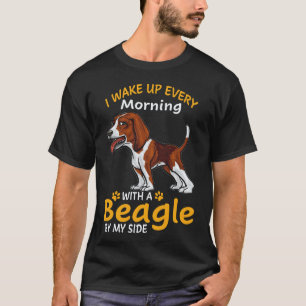 Camiseta 34 Eu acordo todas as manhãs com um Beagle ao meu