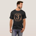 Camiseta 3 anos de casamento<br><div class="desc">Uma design para celebrar 3 anos de casamento. Este design tem um design de louros cor de bronzeado (couro) sobre um fundo preto. O couro é o presente tradicional para esta ocasião. O texto refere-se a um aniversário de 3 anos de couro. Uma design romântica para comemorar seu terceiro ano...</div>