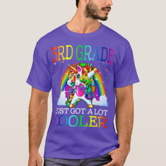 Camiseta 3rd Grade Just Got A Lot Cooler Unicorn Back To Sc