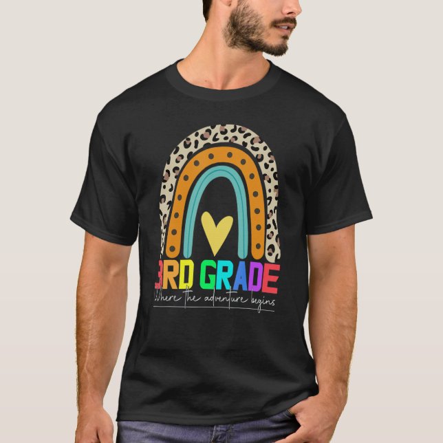 Camiseta 3rd grade rainbow leopard teacher team third grade (Frente)