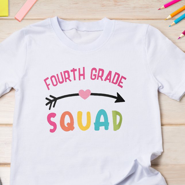 Camiseta 4º ano de escola de esquadra (Start the school year off with some fun with this cute back to school t-shirt.)