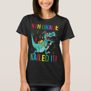 Camiseta 4º ano de série pregou-lhe dinossauro Rex no últim