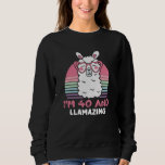 Camiseta 40 Year Old Bday Llamazing 40th Birthday Llama<br><div class="desc">Retro Vintage Style Birthday Gift Design Perfect To Pair With Shorts,  Leggings Or Jeans For A Casual Yet Trendy Look. Humorous Funny Humor Birthday Gift Outfit For Family Member,  Loved One Or Yourself. Matches Loads Of Clothes. GET YOURS TODAY!</div>