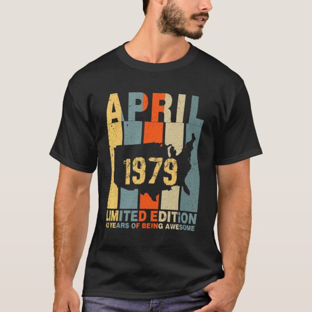 Camiseta 43º Aniversário Abril De 1979 43 Anos De Incrível (Frente)