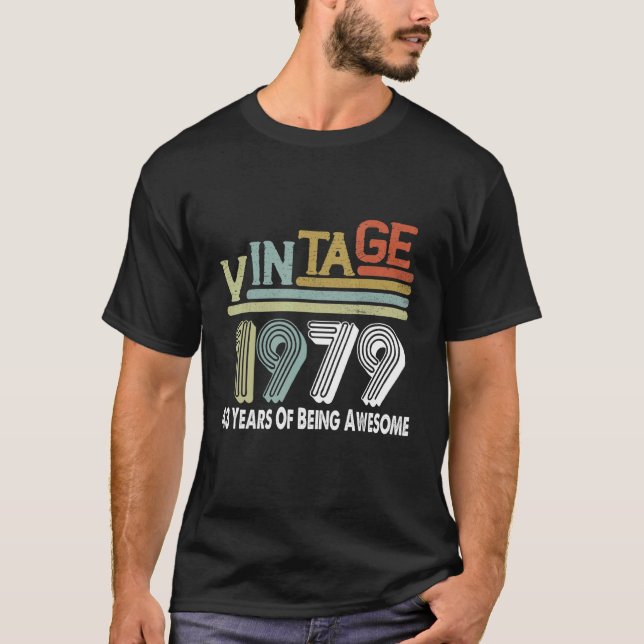Camiseta 43 Anos De Espantosa Vintagem De 1979 (Frente)
