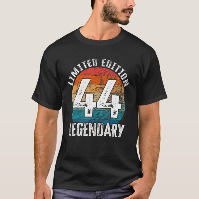 Camiseta 44 Birthday Vintage Legendage Bday (Frente)