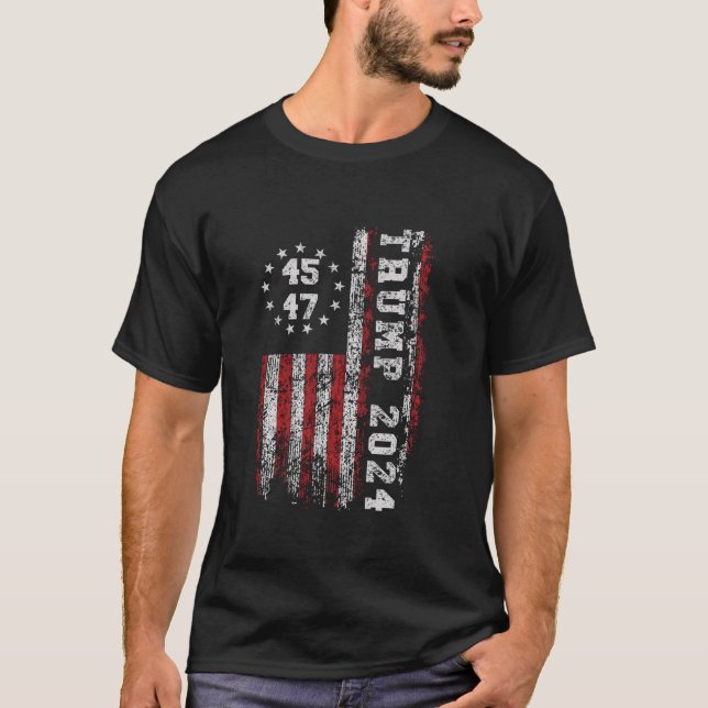 Camiseta 45 47 Trump 2024 American Flag T Shirt (Frente)