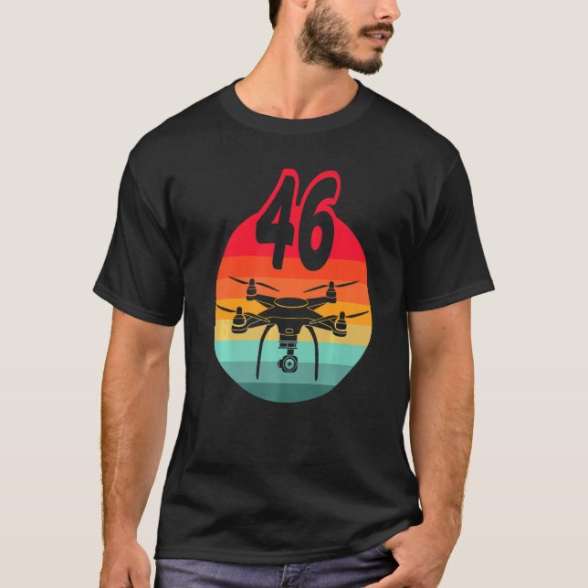 Camiseta 46.º Aniversário I - Drones com controle remoto re (Frente)