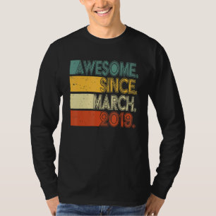 Camiseta 4 anos é incrível desde março de 2019 4º aniversár