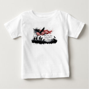 Camiseta 4 de julho Arte Patriótica com Bandeira e Soldados