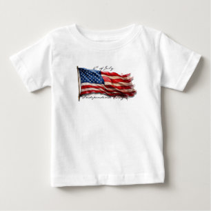 Camiseta 4 de julho - Celebrar com a bandeira dos EUA