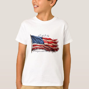 Camiseta 4 de julho - Celebrar com a bandeira dos EUA
