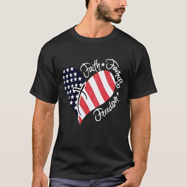 Camiseta 4 de julho Mulheres Fé Liberdade Familiar (Frente)