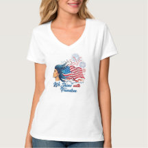 4 de julho - "Nós brilhamos com a liberdade" Tee