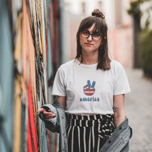 Camiseta 4 de julho Tipografia Moderna Azul-Vermelho Azul