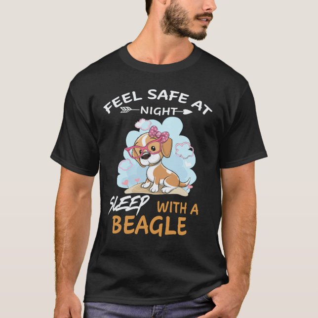 Camiseta 4 Sinta-se Seguro à Noite Durma Com Um Beagle (Frente)