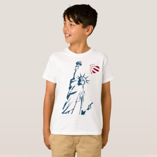 Camiseta 4o da bandeira dos E.U. do coração da estátua d