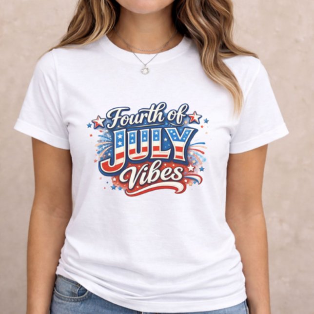 Camiseta 4th of July Vibes (patriotic women t-shirt with Fourth of July Vibes text on neutral background)
