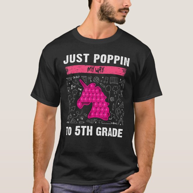 Camiseta 5º ano volta às aulas Pop It brinquedo fidget Unic (Frente)