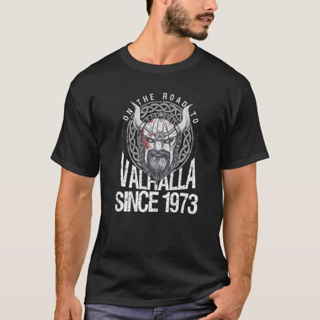 Camiseta 50 Anos 1973 Aniversário Valhalla Prêmio de Pai Vi (Frente)
