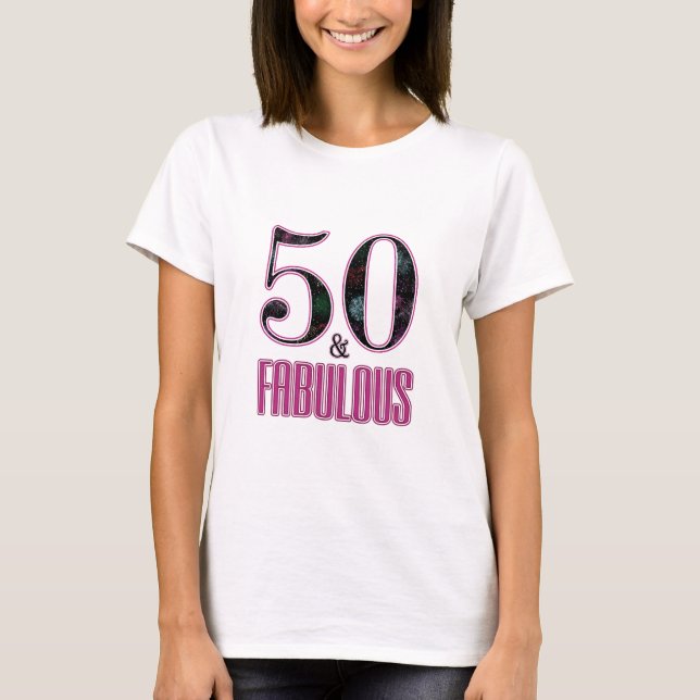 Camiseta 50 & Fabulosa Tipografia Preta Rosa 50º Aniversári (Frente)