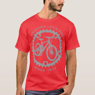 Camiseta 56 anos de antiguidade na bicicleta de pedreiros d