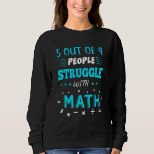 Camiseta 5 Em 4 Pessoas Lutando Com Matemática Engraçada