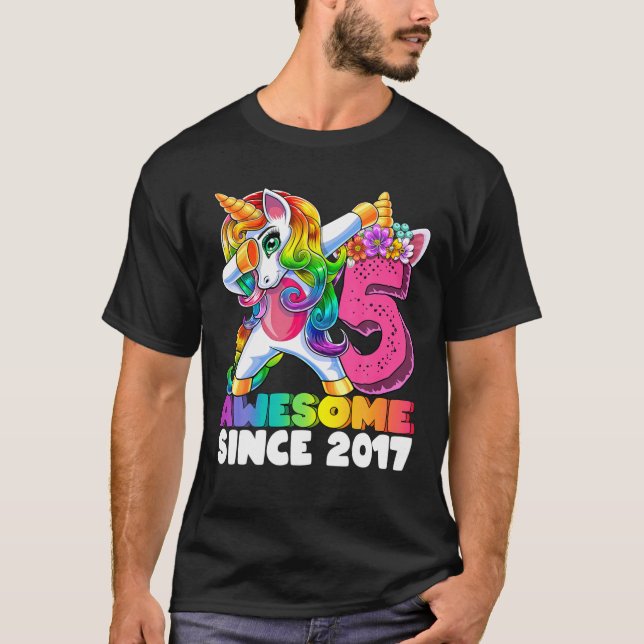 Camiseta 5 Incrível Desde 2017 Dabbing Unicorn 5 Birthday (Frente)