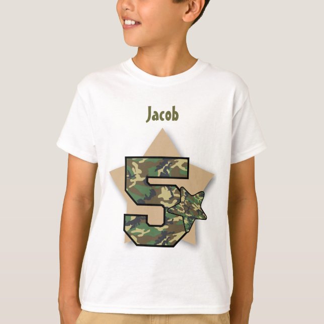 Camiseta 5o Nome feito sob encomenda de Camo do menino do (Frente)