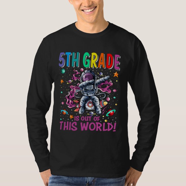Camiseta 5th Grade Is Out Of This World Space Rocket (Frente)