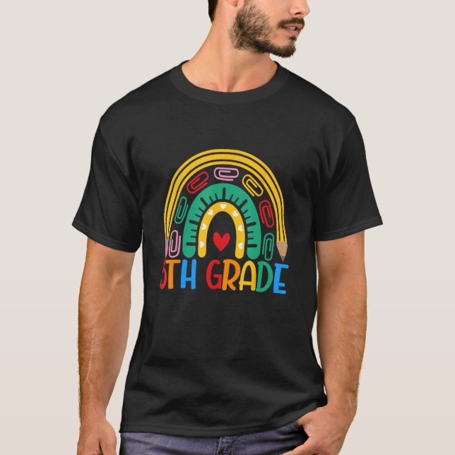 Camiseta 5th Grade Rainbow Team Fifth Grade Teacher Squad R (Frente)