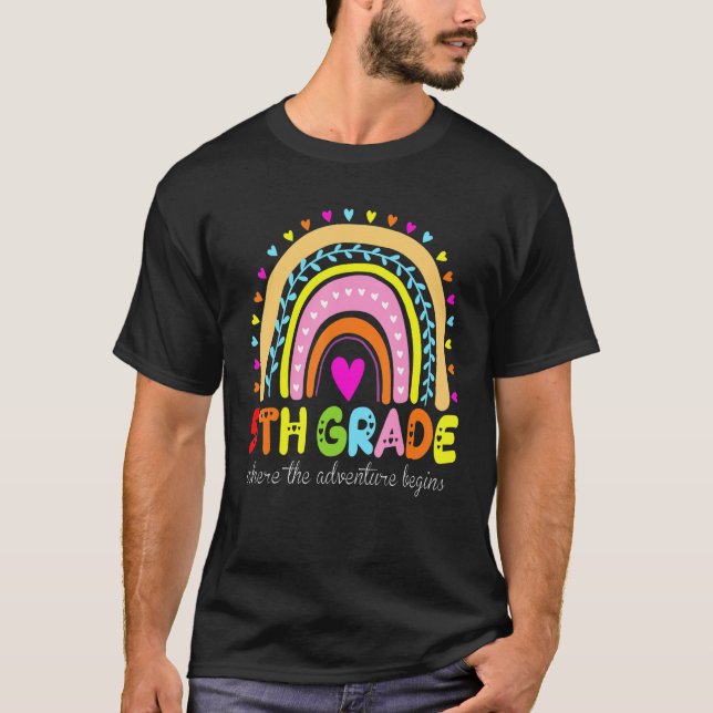 Camiseta 5th Grade Where The Adventure Begins Back To Schoo (Frente)