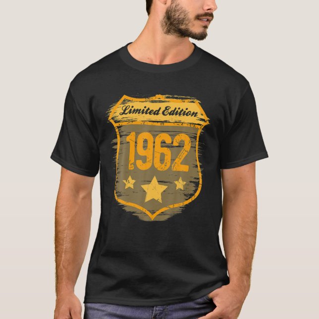 Camiseta 60º Aniversário Oferece-Lhe Presentes - Presente D (Frente)
