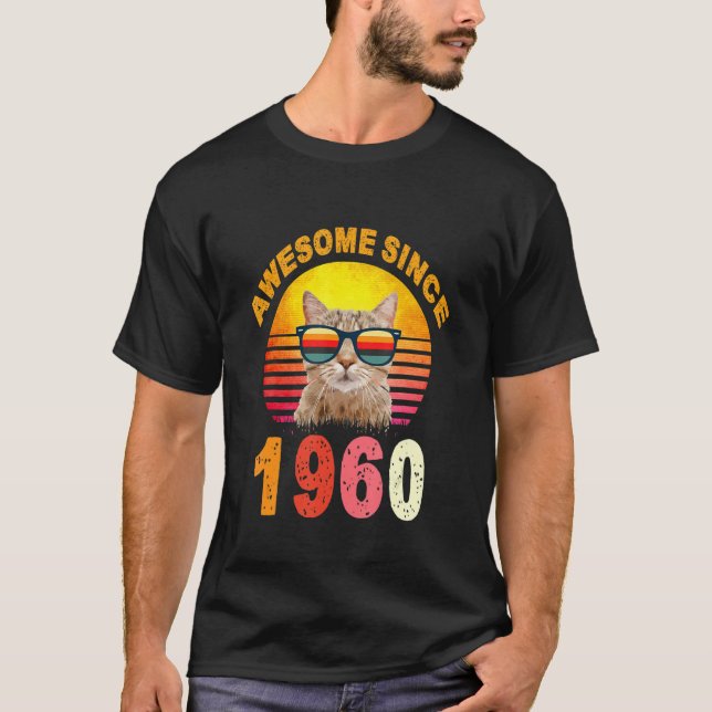 Camiseta 62º aniversário Vintage Cat Incrível desde 1960 (Frente)