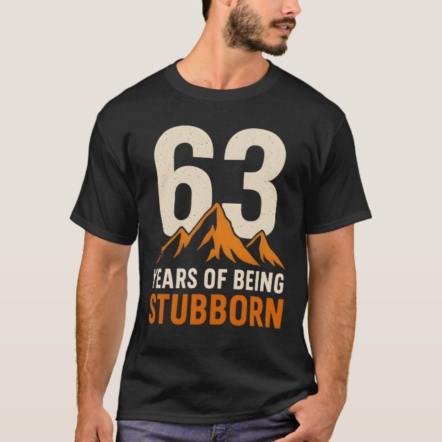 Camiseta 63 anos sendo entusiasmados, 63 anos de aniversári (Frente)