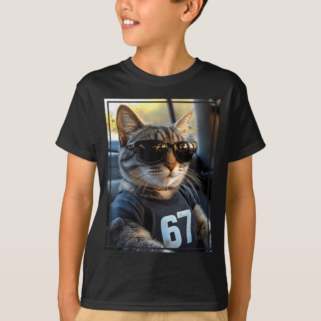 Camiseta 67 And Still Cool Funny Birthday Meme Cat  (Frente)