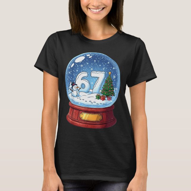 Camiseta 67 Bola de Neve de Natal Engraçada Seis Sete Meme  (Frente)