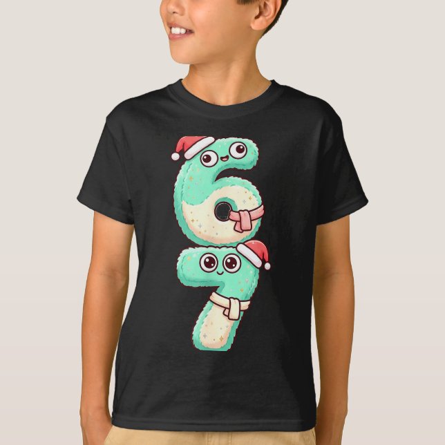 Camiseta 67 Christmas Kawaii Pastel Design  (Frente)