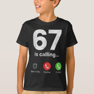 Camiseta 67 Está Ligando Funny Gen Z Gíria Meme Tela do Tel