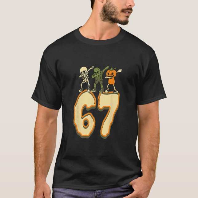 Camiseta 67 Meme de Halloween 6 7 Números Seis Sete Criança (Frente)
